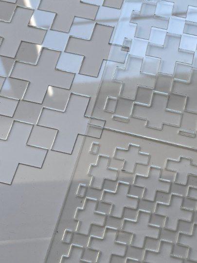 Set of plastic cross stencils (3 pieces)